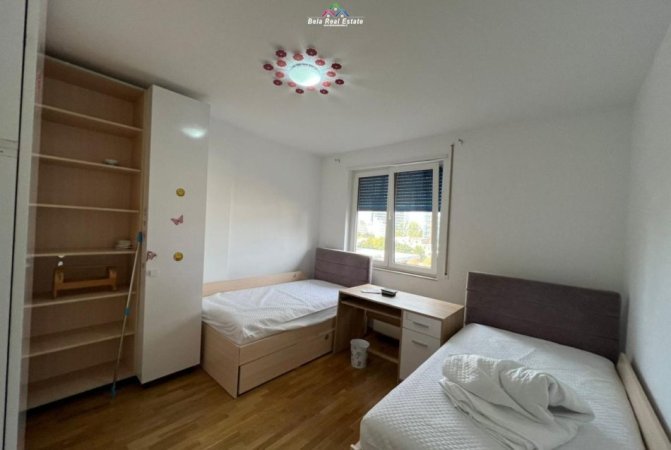 Tirane, jepet me qera apartament 2+1+Aneks+Ballkon Kati 4, 115 m² 1.500 € (Piramida)