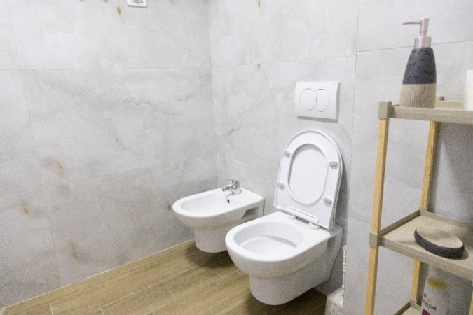 Durres Plazh, jepet me qera apartament 2+1+Ballkon Kati 3, 95 m² 700 € (Rruga Andon Boshnjaku)