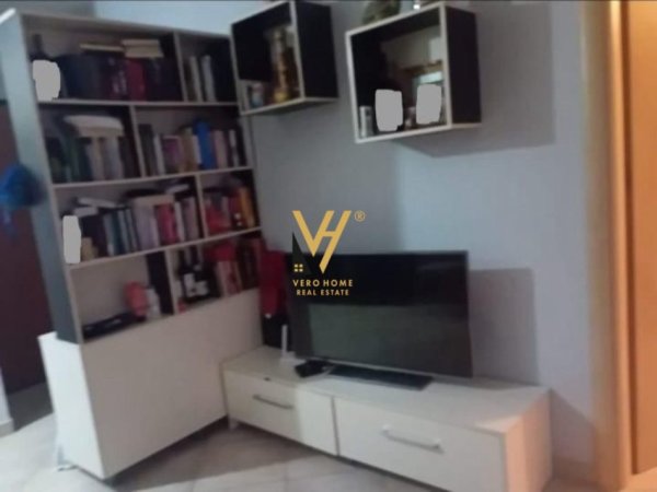 Tirane, jepet me qera apartament 1+1+Ballkon Kati 1, 60 m² 400 € (YZBERISHT)