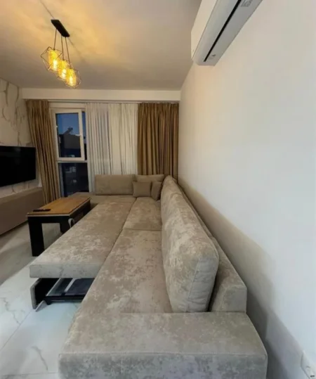 Tirane, jepet me qera apartament 1+1+Ballkon Kati 8, 65 m² 550 € (Astir , Kompleksi Molla)