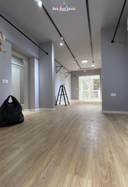 Tirane, jepet me qera ambjent biznesi Kati 2, 75 m² 1.200 € (Myslym Shyri)