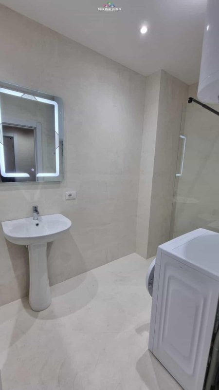 Tirane, jepet me qera apartament 1+1+Ballkon Kati 7, 60 m² 125.000 € (don bosko)