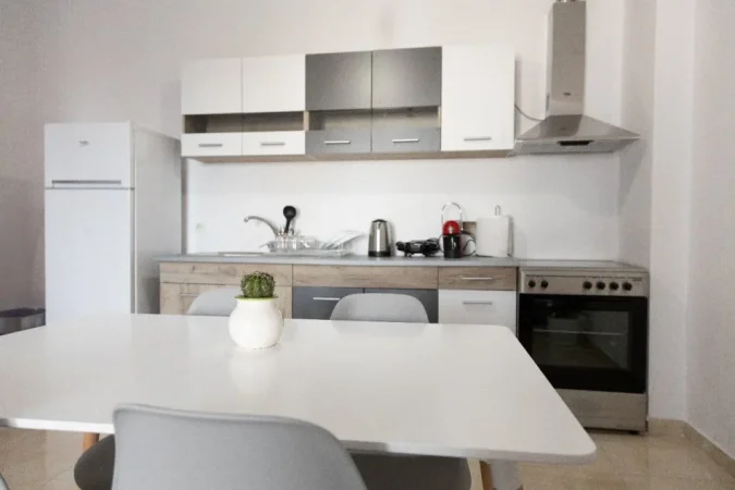 Durres Plazh, jepet me qera apartament 2+1+Ballkon Kati 3, 95 m² 700 € (Rruga Andon Boshnjaku)