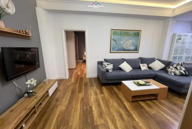 Tirane, jepet me qera apartament 1+1 Kati 3, 70 m² 700 € (Blloku)