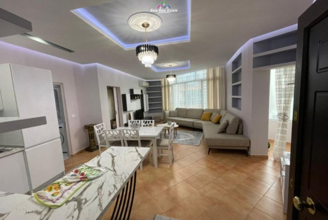 Tirane, jepet me qera apartament 1+1+Ballkon Kati 4, 77 m² 600 € (Liqeni i Thate)