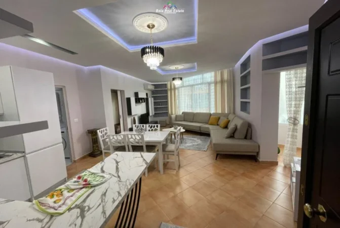 Tirane, jepet me qera apartament 1+1+Ballkon Kati 4, 77 m² 600 € (Liqeni i Thate)