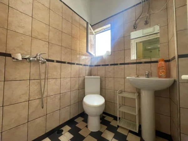 Tirane, jepet me qera apartament 1+1 Kati 4, 57 m² 440 € (5 maj)