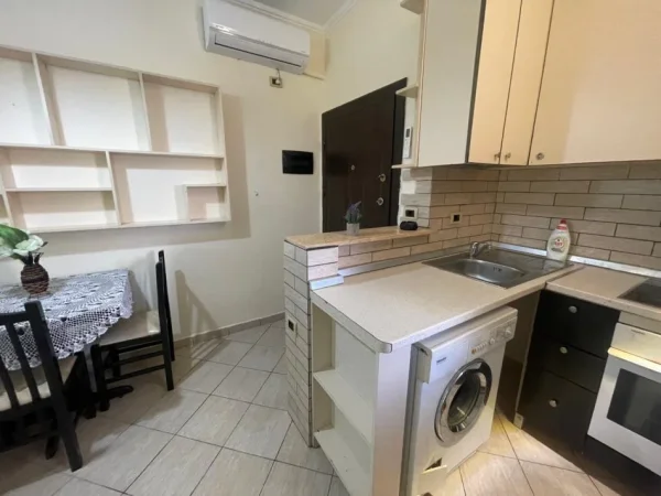 Tirane, jepet me qera apartament 1+1 Kati 4, 57 m² 440 € (5 maj)