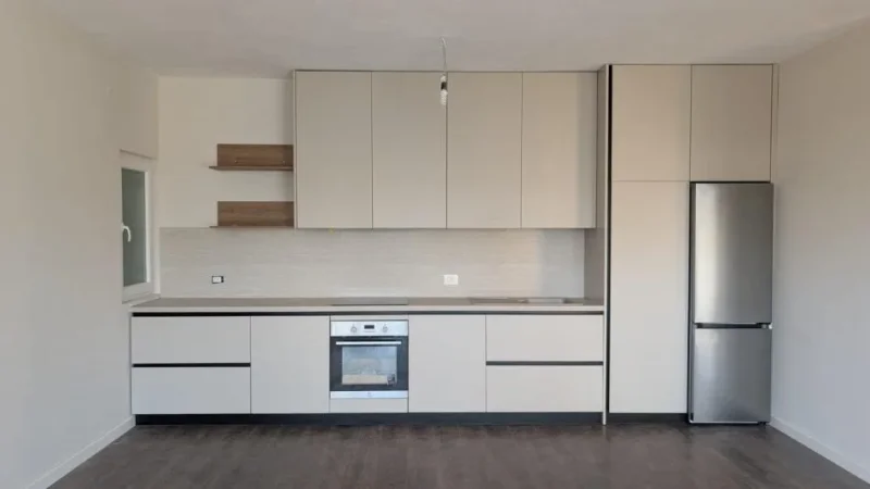 Tirane, jepet me qera apartament 2+1+Ballkon Kati 2, 100 m² 650 €