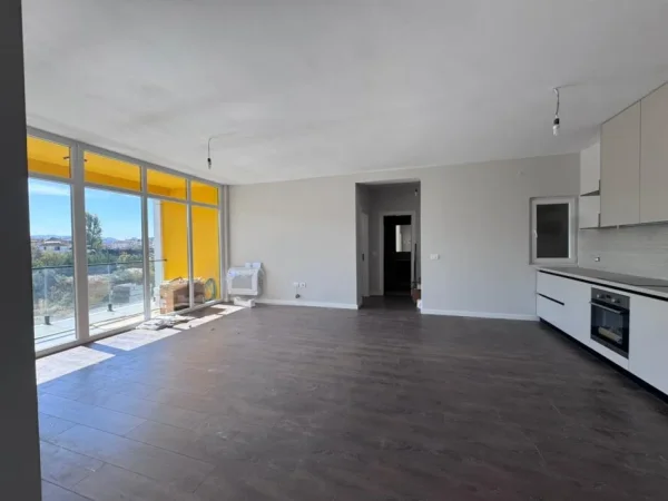 Tirane, jepet me qera apartament 2+1+Ballkon Kati 2, 100 m² 650 €