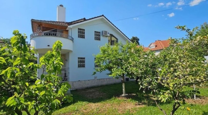 Tirane, jepet me qera Vile 2 Katshe , 210 m² 1.800 € 