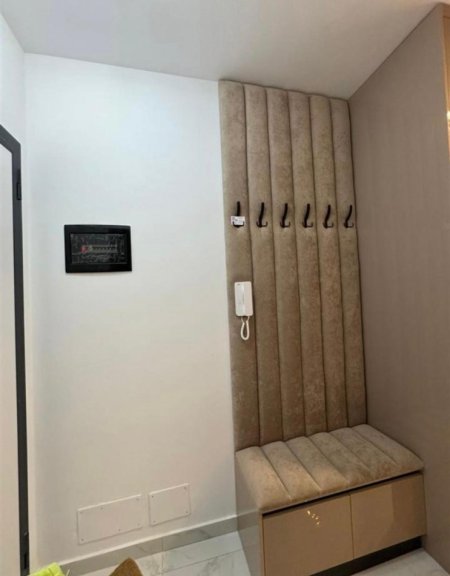 Tirane, jepet me qera apartament 1+1+Ballkon Kati 8, 65 m² 550 € 