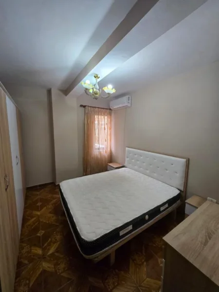 Tirane, jepet me qera apartament 1+1+Ballkon Kati 2, 65 m² 500 € 