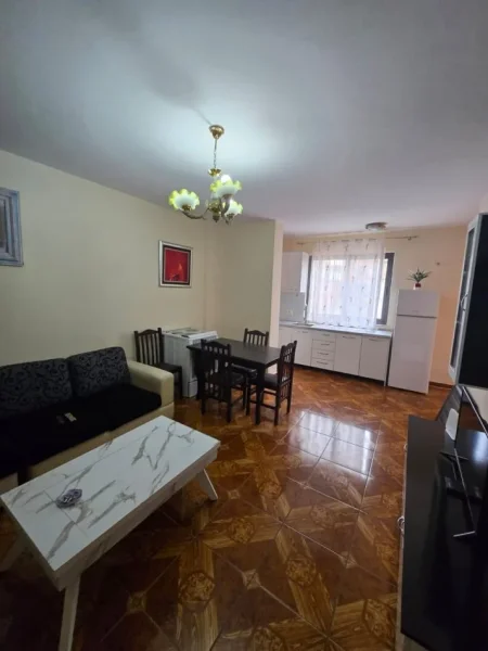 Tirane, jepet me qera apartament 1+1+Ballkon Kati 2, 65 m² 500 € 