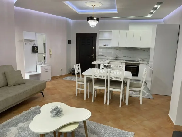 Tirane, jepet me qera apartament 1+1 Kati 3, 65 m² 600 € (Liqeni i Thate.)