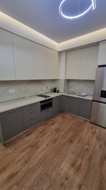 SHITET APARTAMENT 2+1+2 NË RRUGËN E KOSOVARËVE! , Kati 3, 90 m² 460.000 €URO