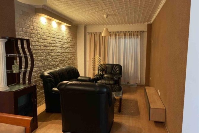 Tirane, jepet me qera apartament 2+1+Ballkon Kati 2, 108 m² 450 € (Rruga 3 Deshmoret)