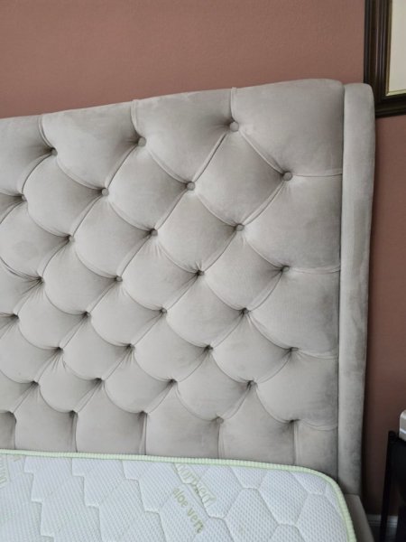 Fier, shes Krevat me tapiceri,me mekanizem,me dyshek 140x190 te perfshire 400 €