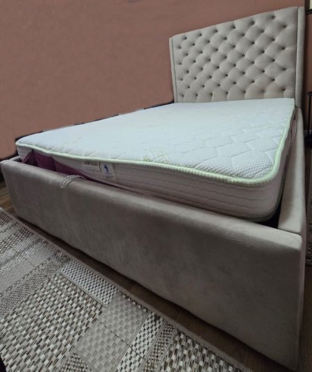 Fier, shes Krevat me tapiceri,me mekanizem,me dyshek 140x190 te perfshire 400 €