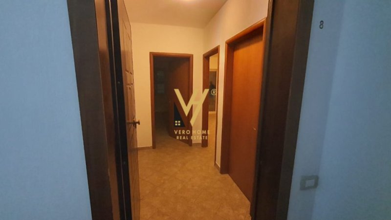 Tirane, jepet me qera apartament 1+1+Ballkon Kati 3, 72 m² 500 € (KOMUNA E PARISIT)