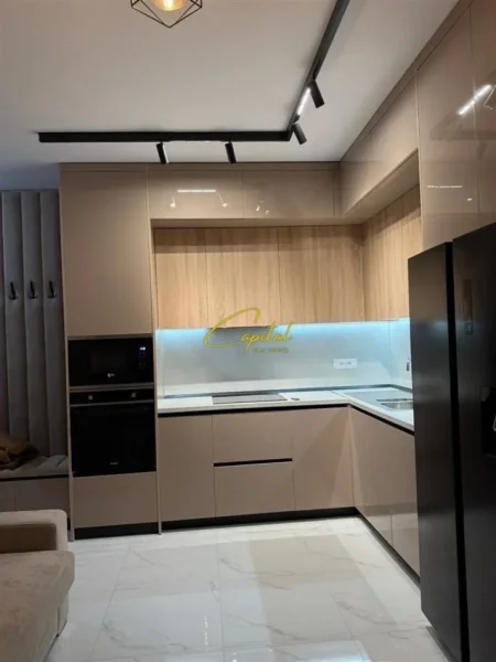 Tirane, jepet me qera apartament 1+1 Kati 8, 65 m² 550 € (ASTIR)