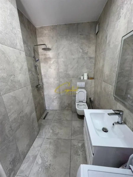 Tirane, jepet me qera apartament 1+1 Kati 8, 65 m² 550 € (ASTIR)
