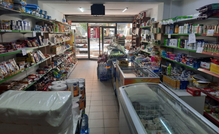 Tirane, jepet me qera dyqan Kati 0, 80 m² 619 € (Porcelan)
