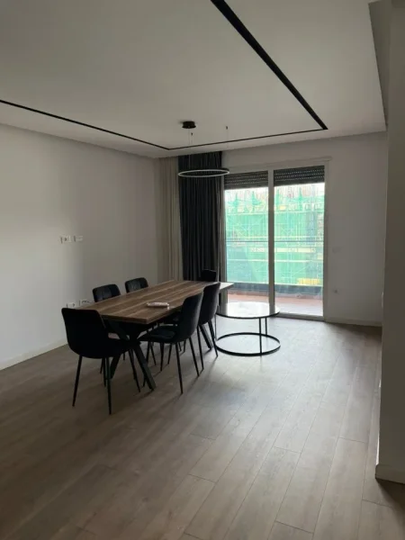 Tirane, jepet me qera apartament 3+1+Aneks+Ballkon , 150 m² 1.700 € (Komuna Parisit)