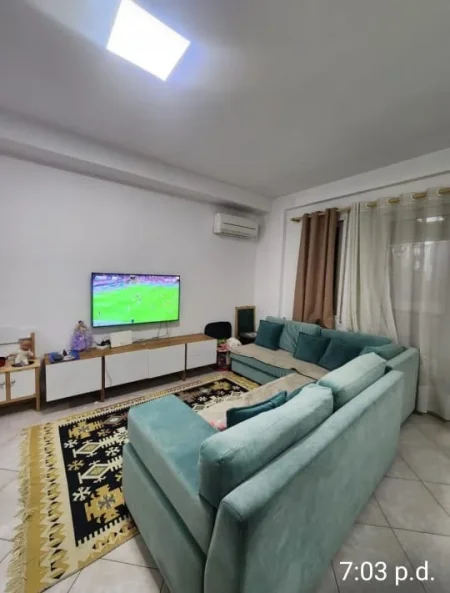 Tirane, shitet apartament 2+1+Ballkon Kati 3, 75 m² 160.000 € (Ish Parku)