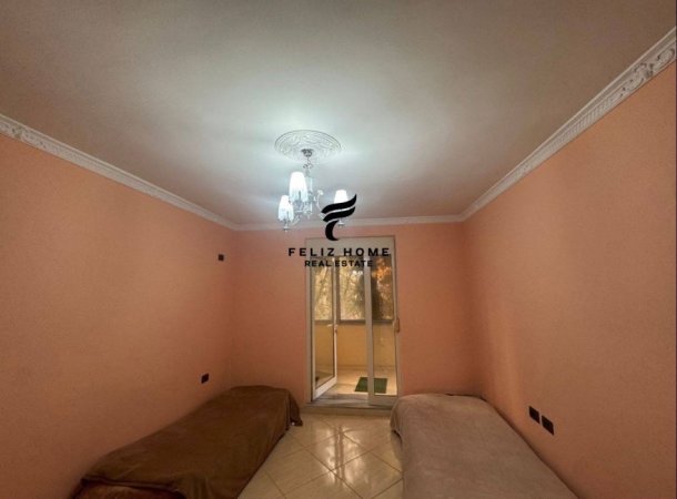 Tirane, jepet me qera apartament 2+1 Kati 2, 100 m² 600 € (PAZARI I RI)