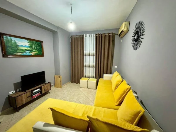 Tirane, jepet me qera apartament 1+1+Ballkon Kati 3, 60 m² 450 € (Rruga. Astrit Losha)