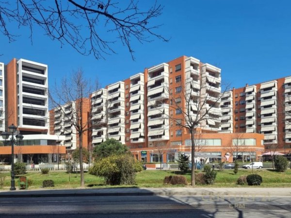 Tirane, jepet me qera apartament 1+1+Ballkon Kati 5, 73 m² 700 € (Kompleksi Delijorgji)