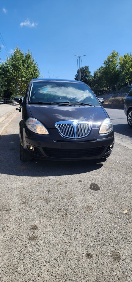 Tirane, shes makine Lancia musa Benzin, e zeze automatik Klima 2.500 €