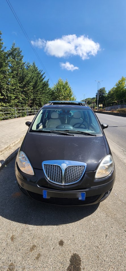 Tirane, shes makine Lancia musa Benzin, e zeze automatik Klima 2.500 €