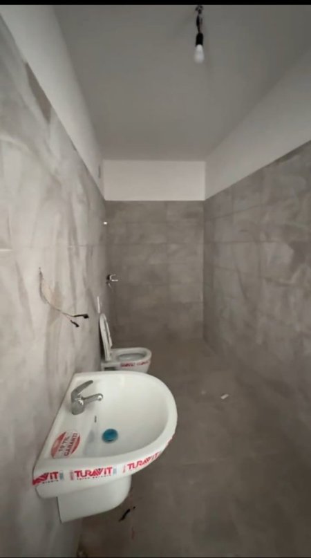 Tirane, shitet apartament 2+1+Aneks+Ballkon Kati 6, 97 m² 105.900 € (Kompleksi Univers City)