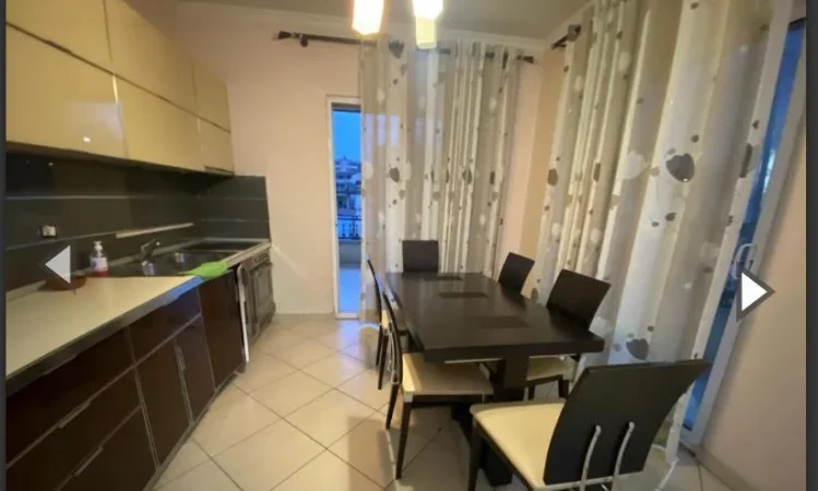 Tirane, jepet me qera apartament 3+1+Aneks+Ballkon Kati 2, 110 m² 620 € (Rruga Frank Bardhi)
