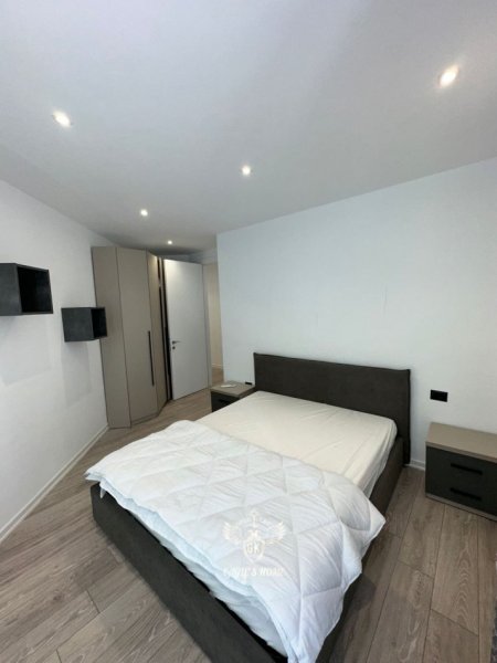 Durres, jepet me qera apartament 2+1+Ballkon Kati 3, 111 m² 700 € (CURRILA 0692039456)