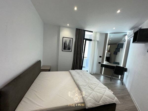 Durres, jepet me qera apartament 2+1+Ballkon Kati 3, 111 m² 700 € (CURRILA 0692039456)