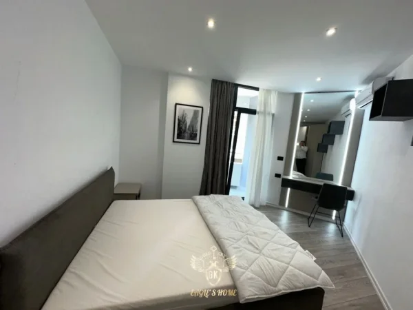 Durres, jepet me qera apartament 2+1+Ballkon Kati 3, 111 m² 700 € (CURRILA 0692039456)