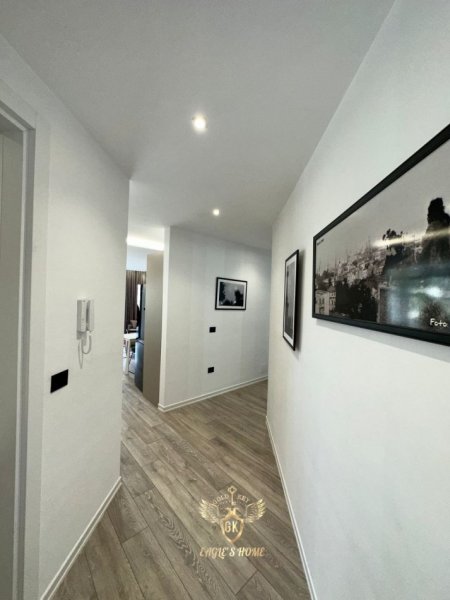 Durres, jepet me qera apartament 2+1+Ballkon Kati 3, 111 m² 700 € (CURRILA 0692039456)