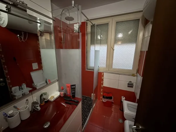 Tirane, shitet apartament 3+1+2+🅿️, 134 m² 179.000 € (Fresk)