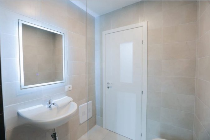 Tirane, jepet me qera 1+1 , 750 € 