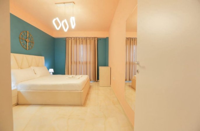 Tirane, jepet me qera 1+1 , 750 € 