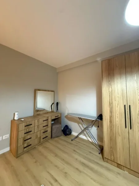 Tirane, jepet me qera apartament 1+1 Kati 5, 78 m² 550 € (astir)