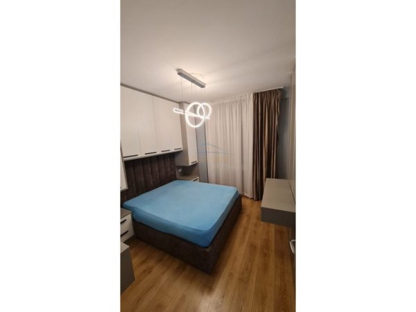 Tirane, jepet me qera apartament 2+1 Kati 1, 74 m² 400 € (Prane Ardenos)