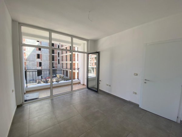 Tirane, jepet me qera nga Pronari, pa-komision apartament 1+1+Aneks+Ballkon Kati 1, 70 m² 550 € (Ilevardi i ri kompleksi Avid)