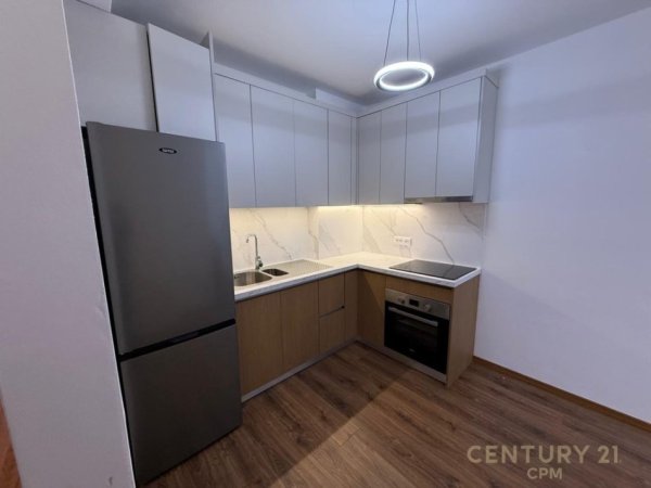 Tirane, jepet me qera apartament 1+1 Kati 1, 82 m² 700 € (Kodra e Diellit)