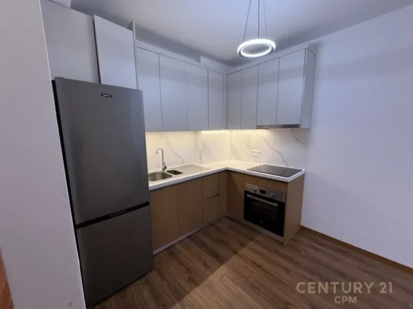 Tirane, jepet me qera apartament 1+1 Kati 1, 82 m² 700 € (Kodra e Diellit)