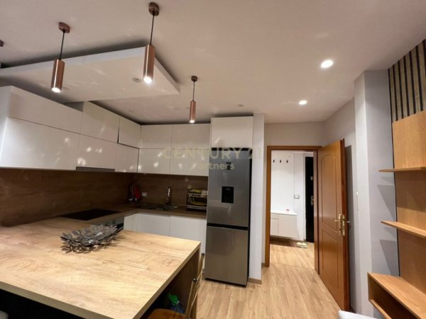 Tirane, jepet me qera apartament 1+1 Kati 3, 55 m² 600 € (Stacioni Trenit)