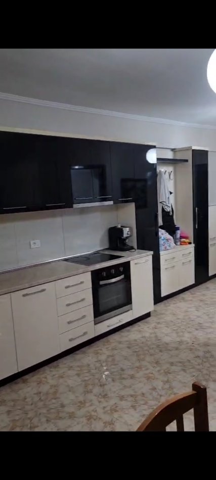 Tirane, jepet me qera Apartament 2+1+2, Çmimi 600 Euro, ne LAPRAK,Tiranë.